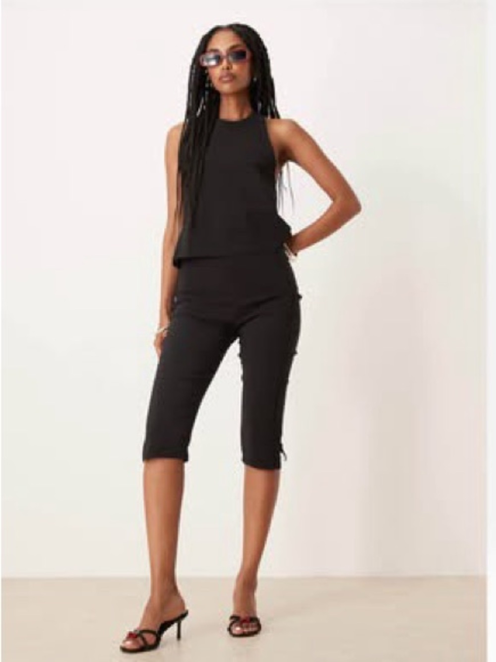 ASOS Black Cropped Ponte Capri Pants Size 4